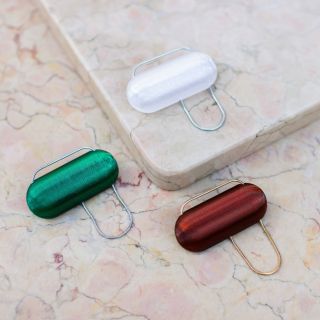 🌈 V tichu mramoru se rozeznívá Gea. Jakoby procitla v paletě povzbudivých barev, zklidňuje svým oblým tvarem a unáší...